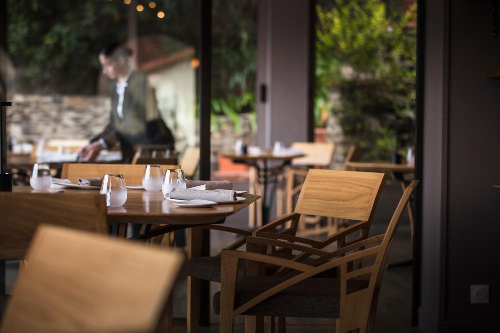 Le Relais Des Trois Mas Hotel 4*
